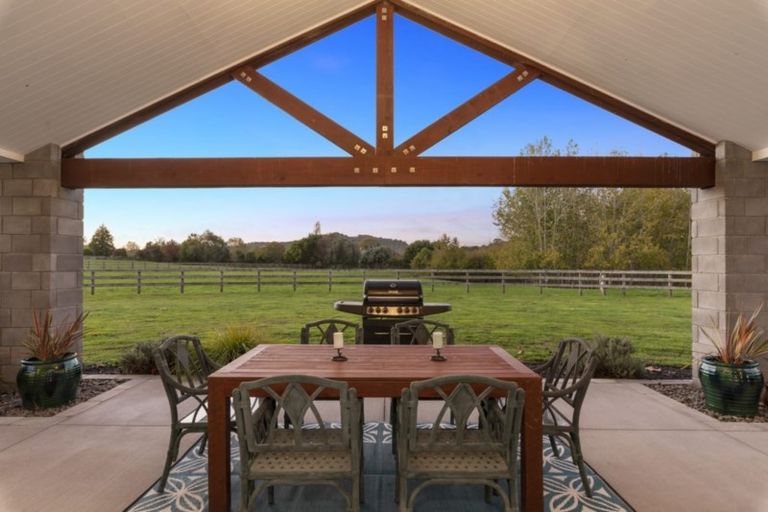 Photo of property in 939 Kahikatea Flat Road, Waitoki, Kaukapakapa, 0871