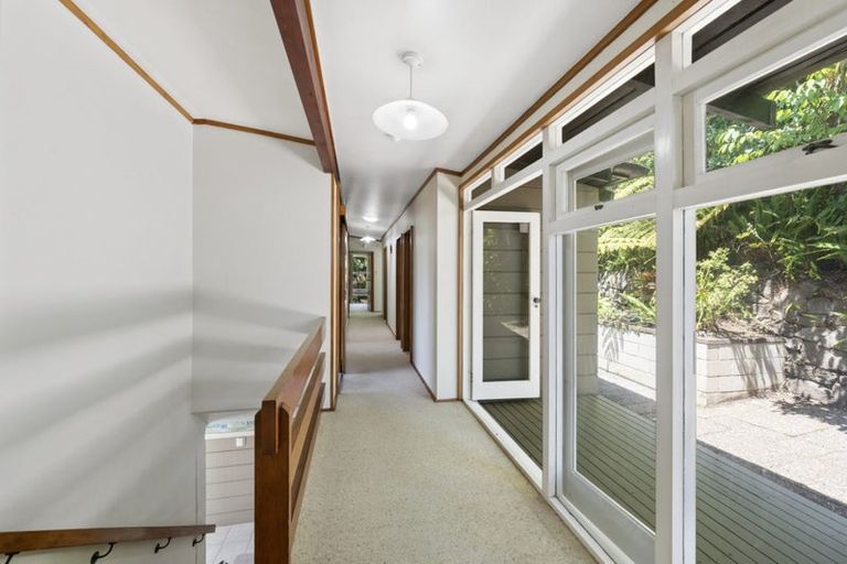 Photo of property in 222 Atkinson Road, Titirangi, Auckland, 0604