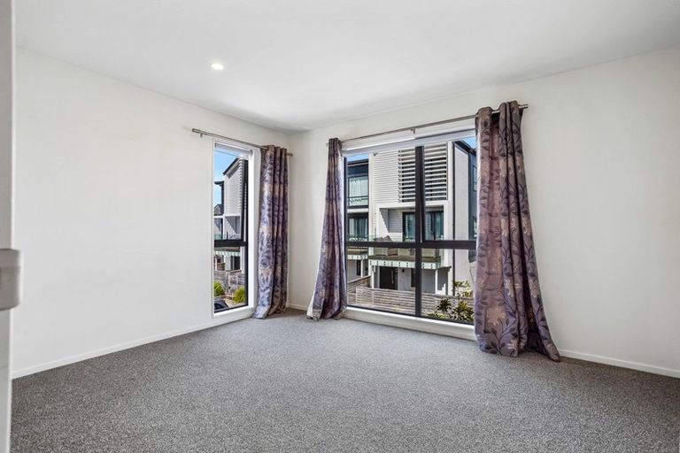 Photo of property in 41 Carder Court, Hobsonville, Auckland, 0618