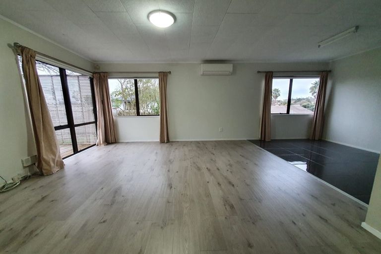 Photo of property in 41 Caribbean Drive, Unsworth Heights, Auckland, 0632