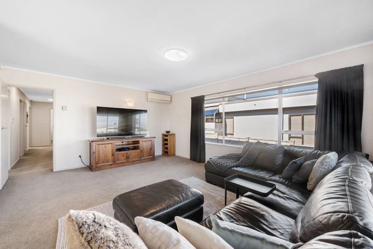 Photo of property in 32b Takutai Avenue, Bucklands Beach, Auckland, 2012