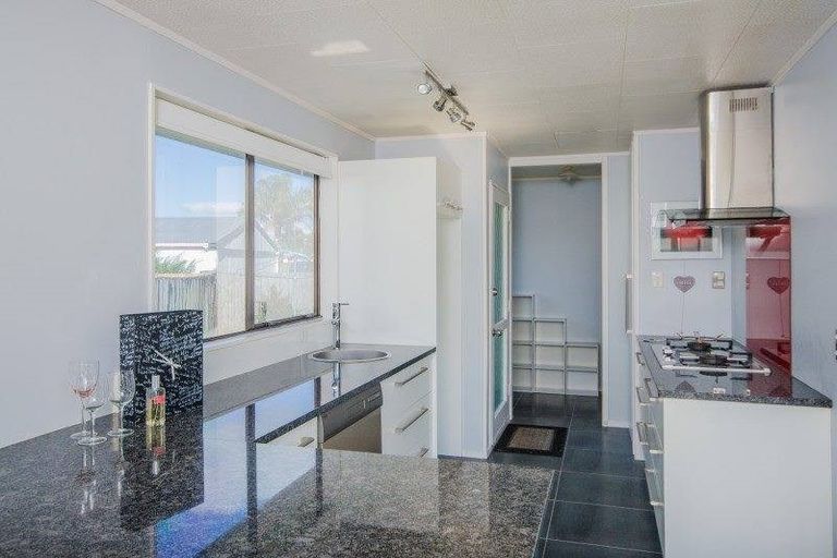 Photo of property in 2/170 Old Wairoa Road, Papakura, 2110