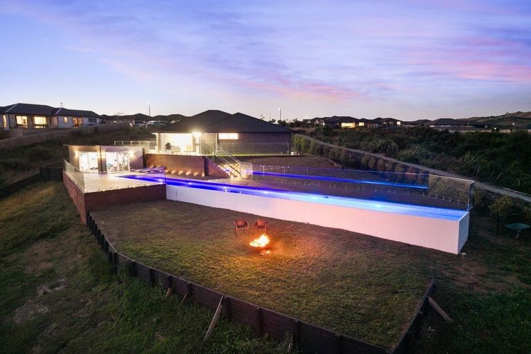 Photo of property in 17 Calder Crescent, Pokeno, 2402