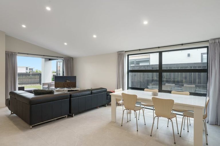 Photo of property in 3 Royal Crescent, Papamoa, 3118