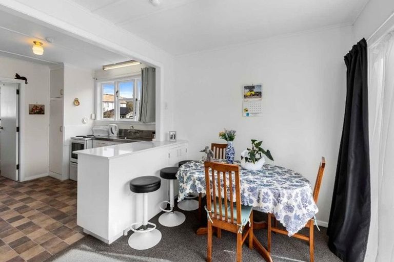 Photo of property in 17 Hewer Crescent, Naenae, Lower Hutt, 5011