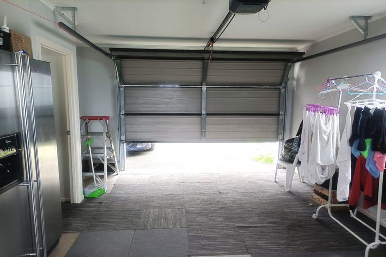 Photo of property in 49 View Road, Henderson, Auckland, 0612