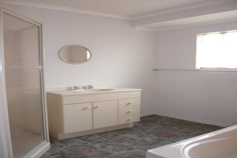 Photo of property in 42 Northmeadow Drive, Rototuna, Hamilton, 3210