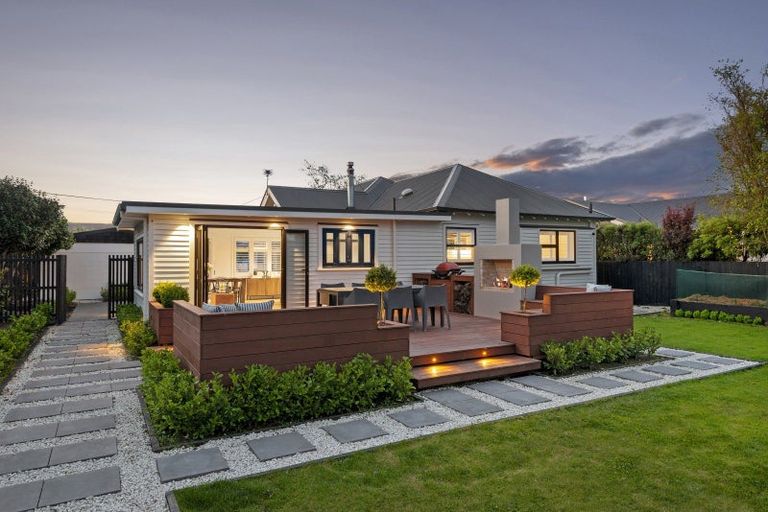 Photo of property in 136 Weston Road, St Albans, Christchurch, 8052