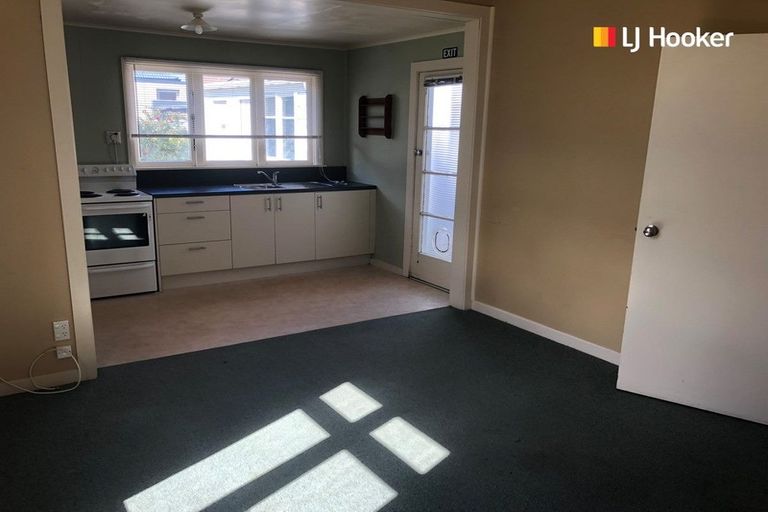 Photo of property in 57 Royal Crescent, Saint Kilda, Dunedin, 9012