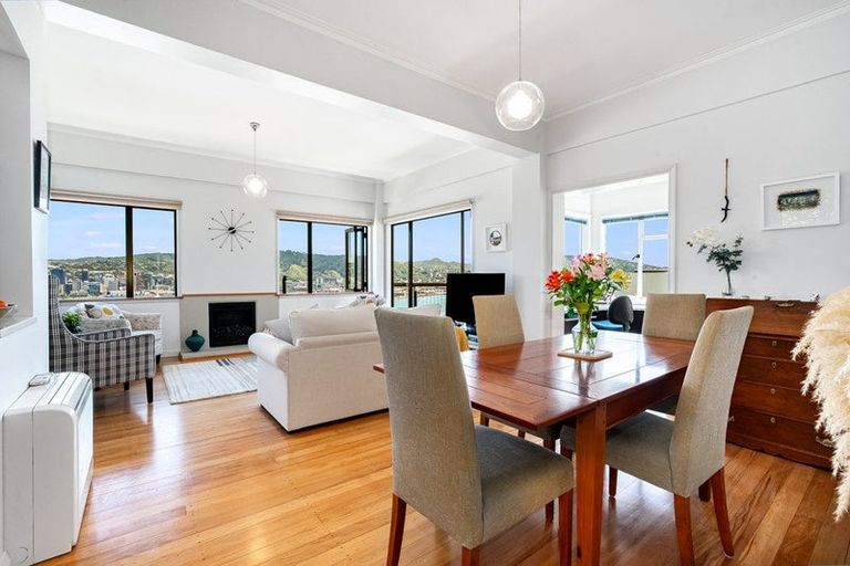 Photo of property in 40b The Crescent, Roseneath, Wellington, 6011