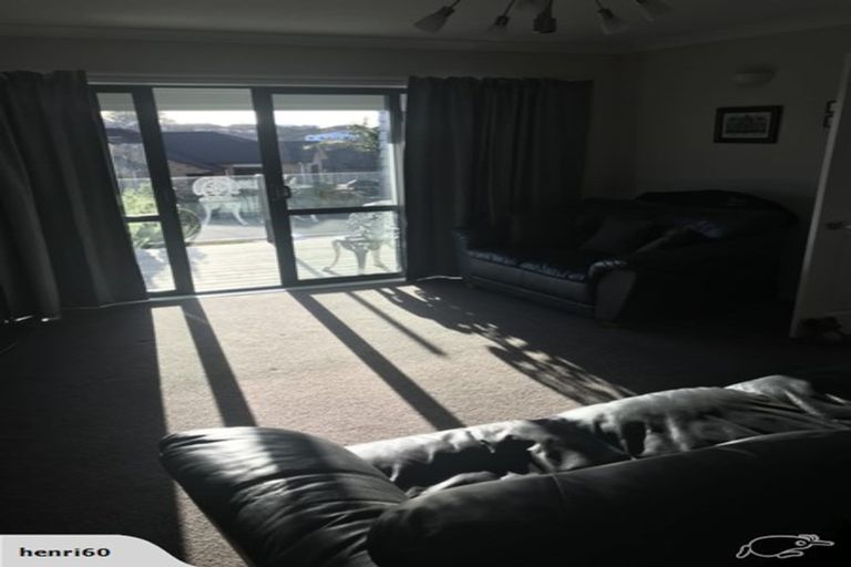 Photo of property in 19 Waynes Place, Pukekohe, 2120