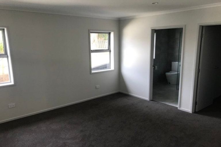 Photo of property in 1 Danden Way, Pukekohe, 2120