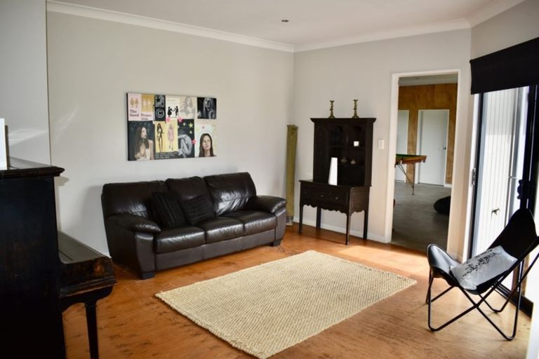 Photo of property in 9 Waitaheke Road, Te Horo, Otaki, 5581