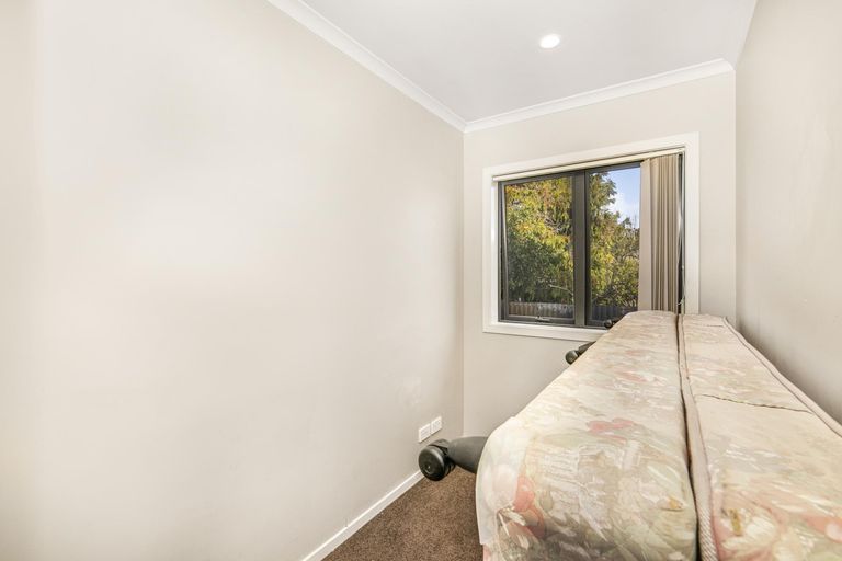 Photo of property in 6a Braeburn Place, Takanini, 2112