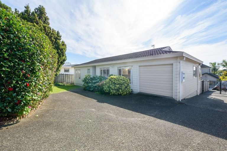 Photo of property in 1/13 Quebec Road, Milford, Auckland, 0620
