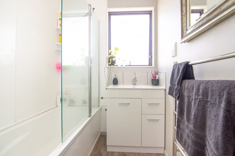 Photo of property in 6 Robinson Crescent, Westbrook, Palmerston North, 4412