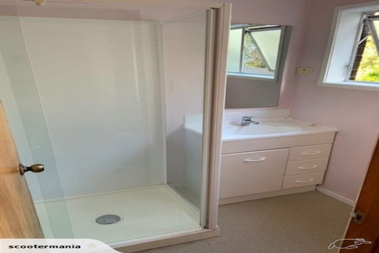 Photo of property in 6/495 Glenfield Road, Glenfield, Auckland, 0629