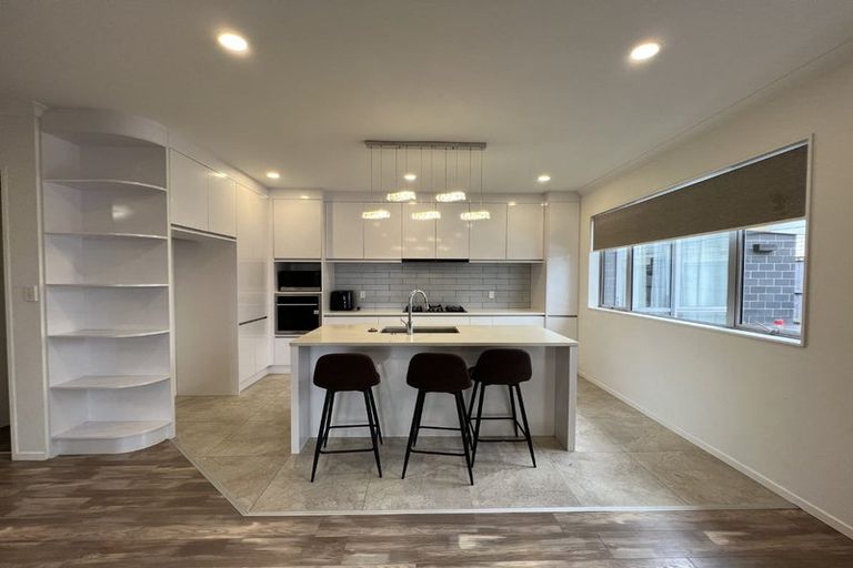 Photo of property in 587 Great South Road, Rosehill, Papakura, 2113