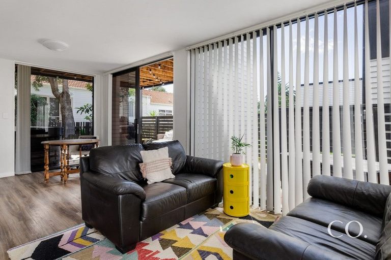 Photo of property in 1 Karewa Parade, Papamoa Beach, Papamoa, 3118