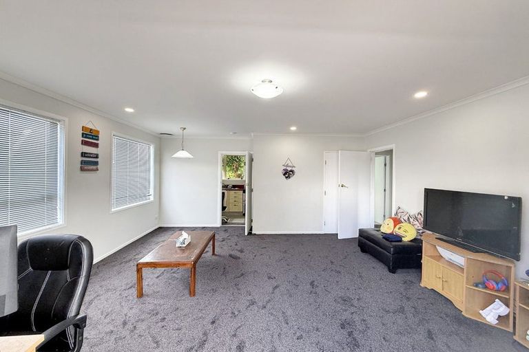 Photo of property in 280a Dowse Drive, Maungaraki, Lower Hutt, 5010