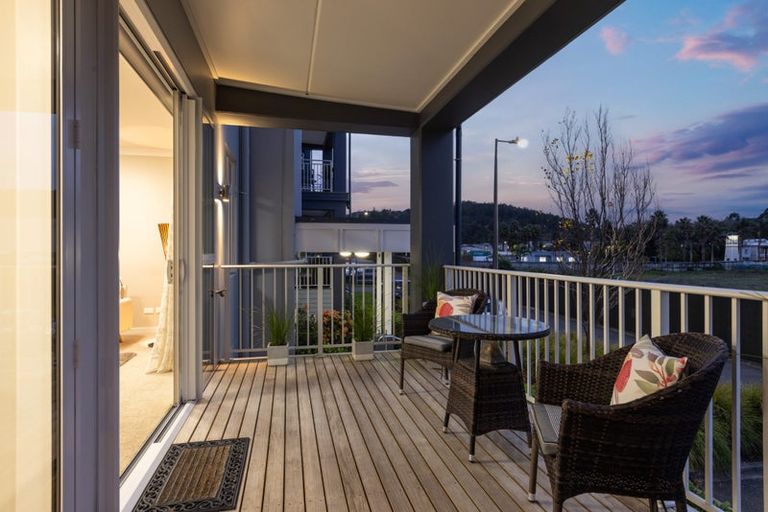 Photo of property in 62 Rewa Rewa Lane, Orewa, 0931