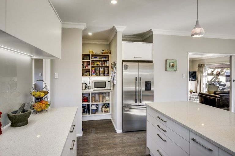 Photo of property in 9 Upham Crescent, Taradale, Napier, 4112