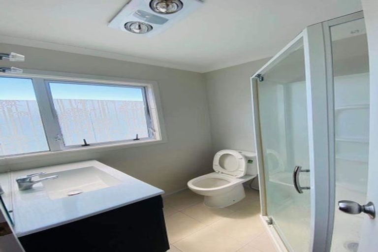 Photo of property in 1/728 Beach Road, Browns Bay, Auckland, 0630