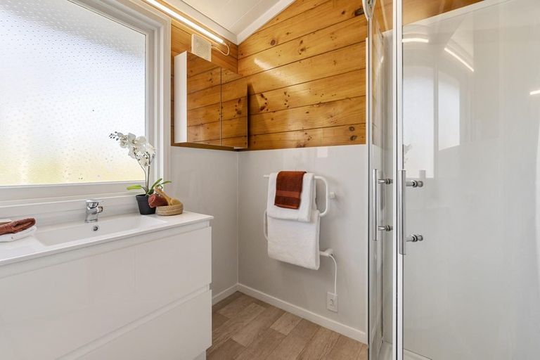 Photo of property in 56b Woodglen Road, Glen Eden, Auckland, 0602