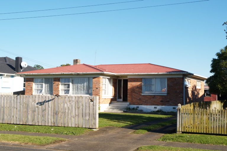 Photo of property in 12 Lyncroft Street, Mangere East, Auckland, 2024