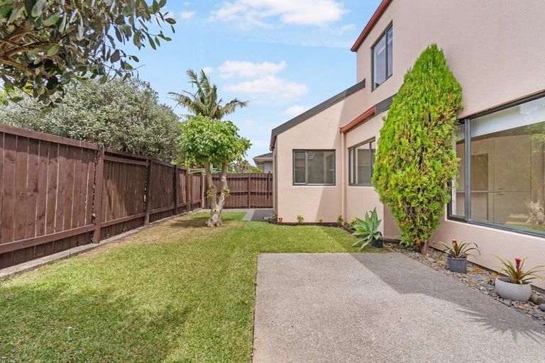 Photo of property in 59a Reelick Avenue, Pakuranga Heights, Auckland, 2010