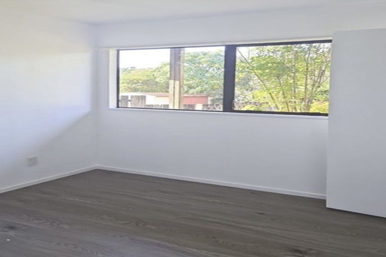 Photo of property in 19 Peterhouse Place, West Harbour, Auckland, 0618