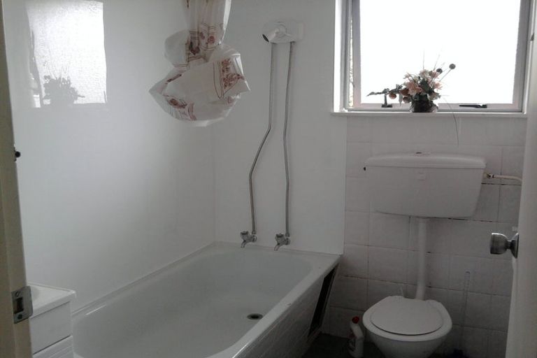 Photo of property in 3/81 Seabrook Avenue, New Lynn, Auckland, 0600