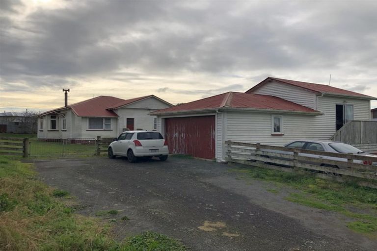 Photo of property in 3 Riemenschneider Street, Manaia, 4612