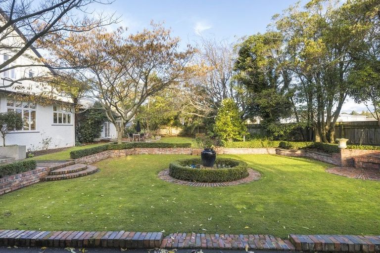 Photo of property in 9 Jickell Street, Hokowhitu, Palmerston North, 4410