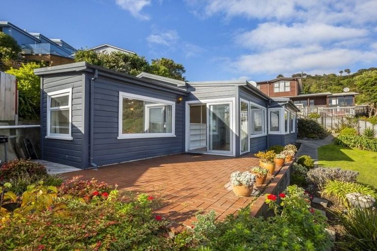 Photo of property in 53a Bayview Road, Paremata, Porirua, 5024