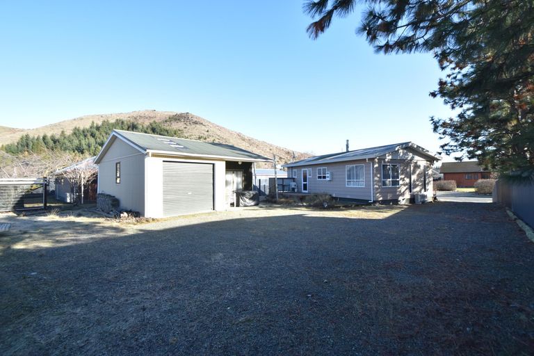 Photo of property in 4 Benmore Place, Omarama, 9412