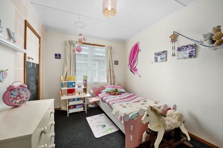 Photo of property in 21 East Street, Petone, Lower Hutt, 5012