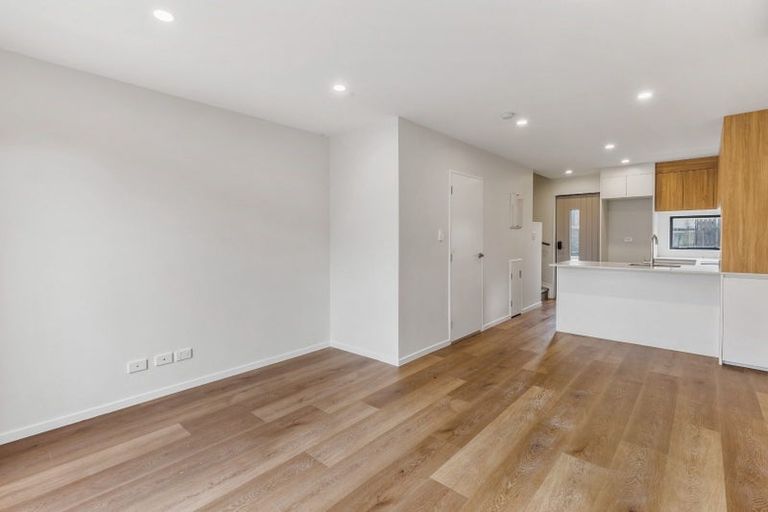 Photo of property in 323 Glengarry Road, Glen Eden, Auckland, 0602