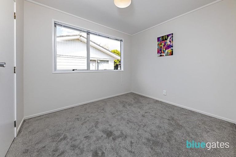 Photo of property in 17 Becker Drive, Weymouth, Auckland, 2103