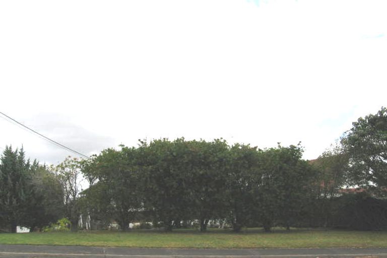 Photo of property in 1/14 Lynn Road, Bayview, Auckland, 0629