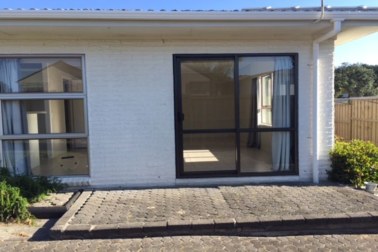 Photo of property in 2/12 Clovelly Road, Bucklands Beach, Auckland, 2012