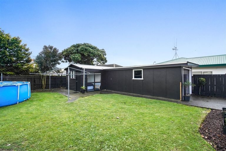 Photo of property in 42 Storey Avenue, Forest Lake, Hamilton, 3200