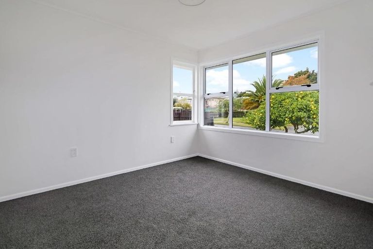 Photo of property in 5 Minifie Avenue, Melville, Hamilton, 3206