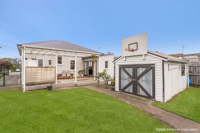 Photo of property in 12 Koromiko Road, Gonville, Whanganui, 4501