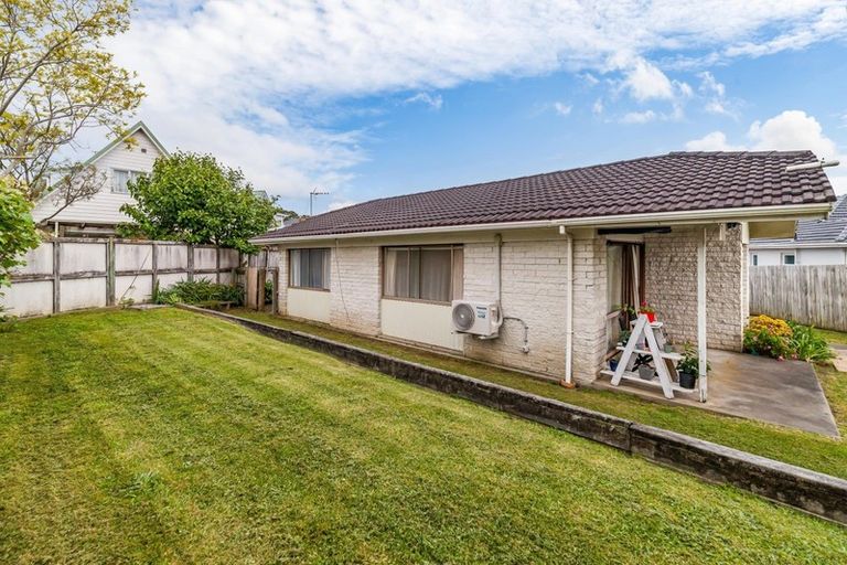 Photo of property in 3/11 Abercrombie Street, Howick, Auckland, 2014