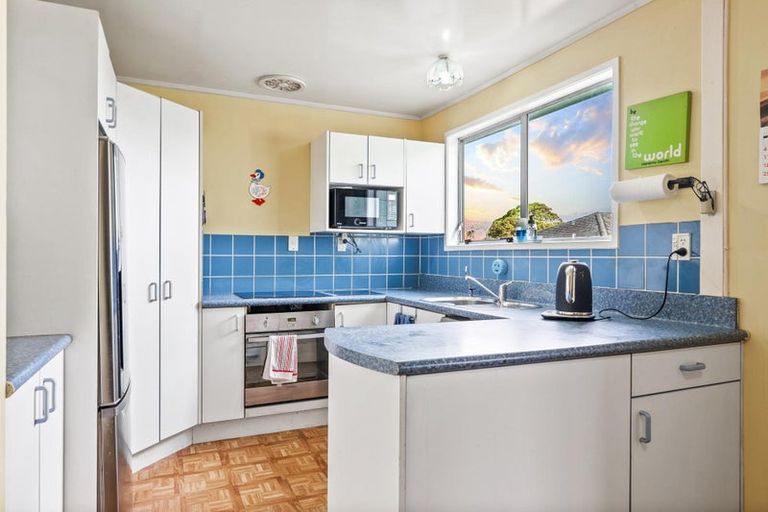Photo of property in 18 Peterhouse Place, West Harbour, Auckland, 0618