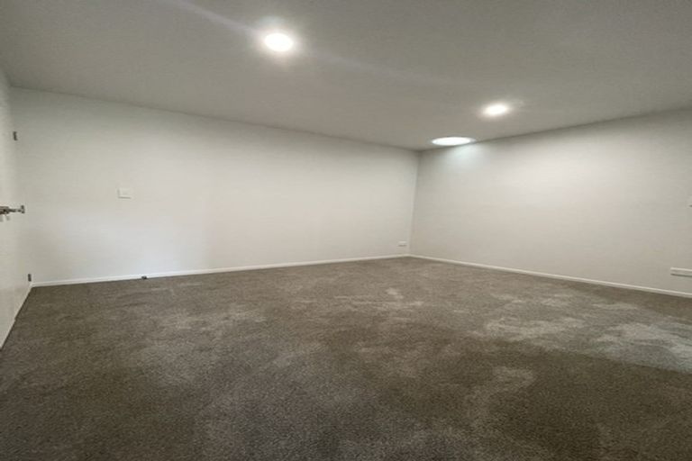 Photo of property in 5/10 Vinifera Place, Fairview Heights, Auckland, 0632