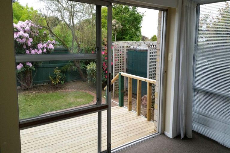 Photo of property in 17 Mckellar Place, Hornby, Christchurch, 8042