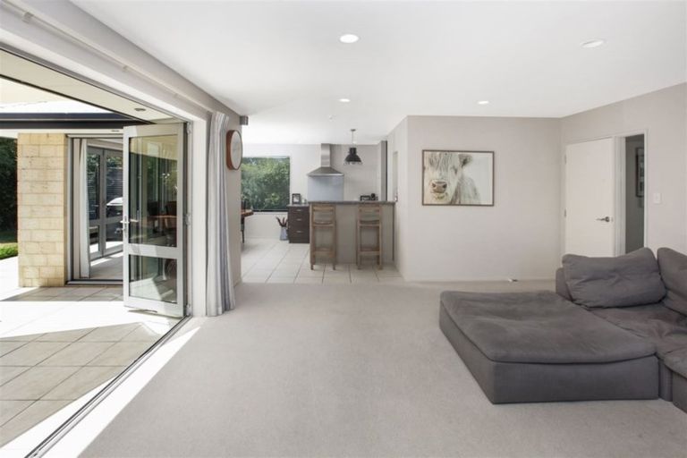 Photo of property in 9 Dunvegan Place, Harewood, Christchurch, 8051