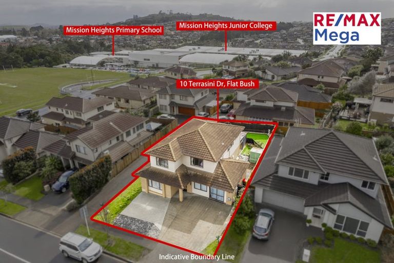 Photo of property in 10 Terrasini Drive, Flat Bush, Auckland, 2019